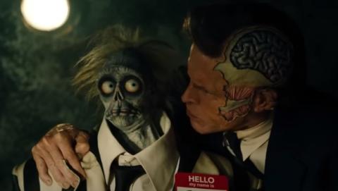 BEETLEJUICE BEETLEJUICE SE MONTRE UN PEU PLUS !